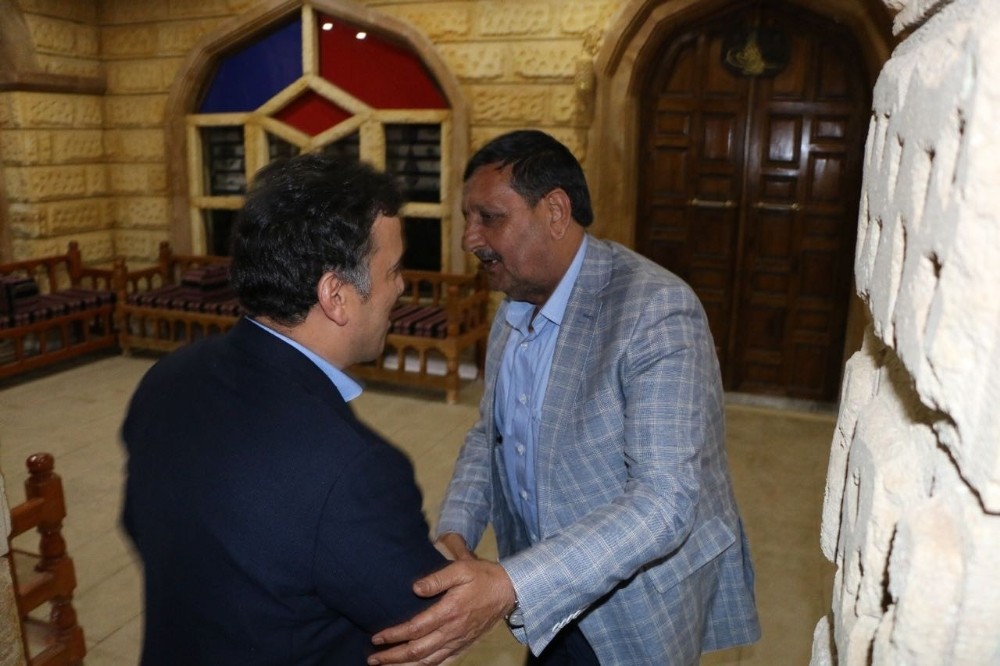 Şampiyon ilçeden havai fişekli kutlama