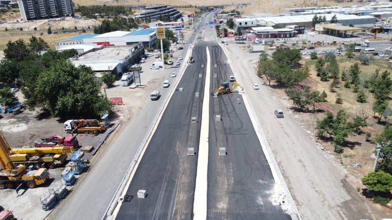 Şanlıurfa’da Dev Ulaşım Yatırımı: Evren Sanayi Katlı Köprülü Kavşağı’nda Asfalt Mesaisi Başladı
