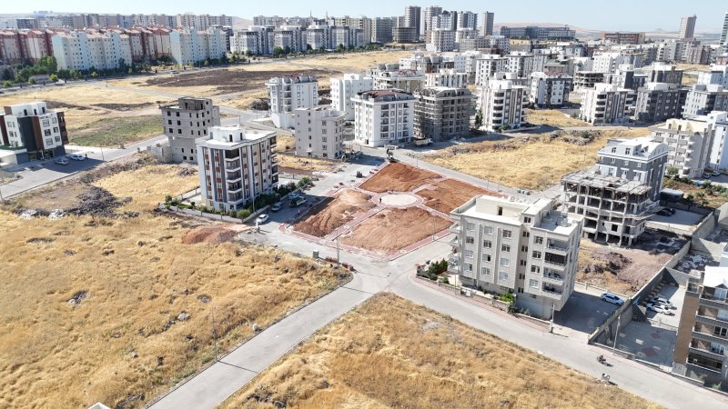 Karaköprü’de Dev Yeşil Adım: 26 Yeni Parkla İlçeye 120 Bin Metrekarelik Sosyal Alan Kazandırılıyor!
