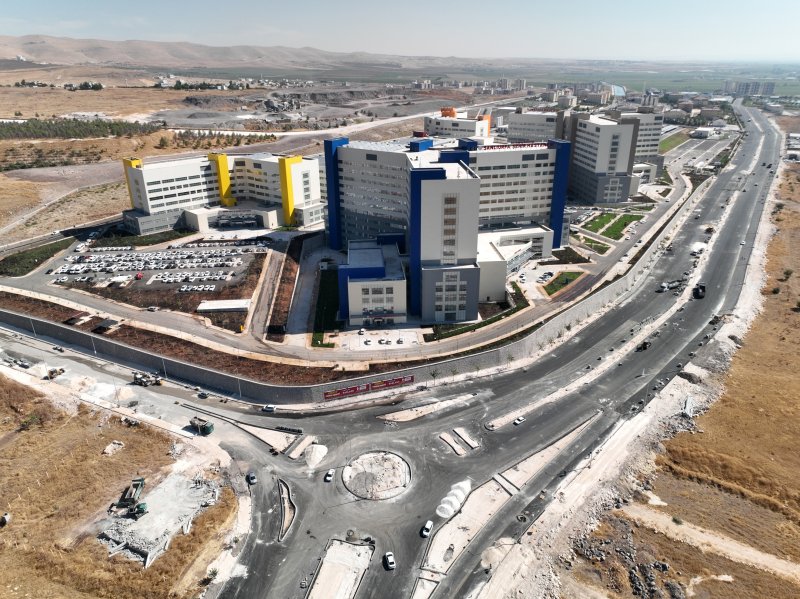 BÜYÜKŞEHİR, ŞANLIURFA ŞEHİR HASTANESİ YOLUNDA ULAŞIMI RAHATLATIYOR