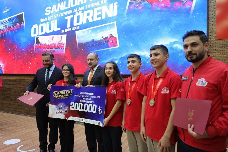 BAŞKAN GÜLPINAR: “GENÇLERİMİZİN BİLİM VE TEKNOLOJİDE ÖNÜNÜ AÇIYORUZ”