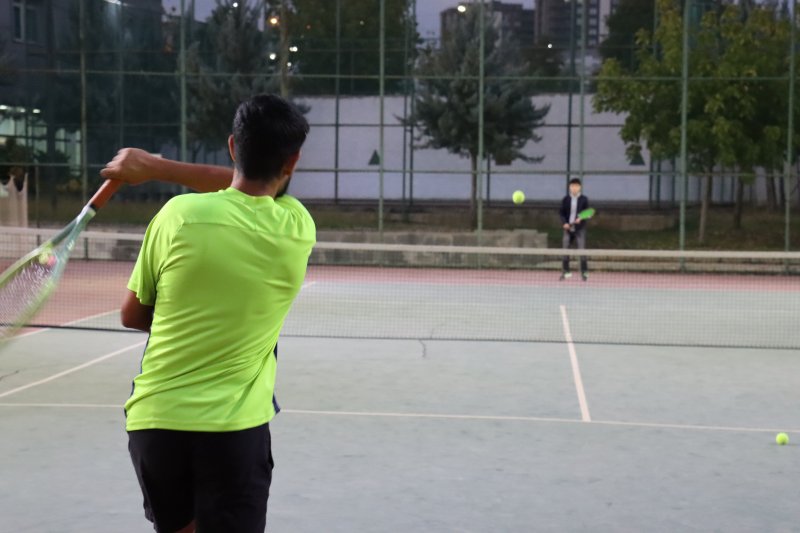 CUMHURİYET BAYRAMI TENİS TURNUVASI BAŞLADI