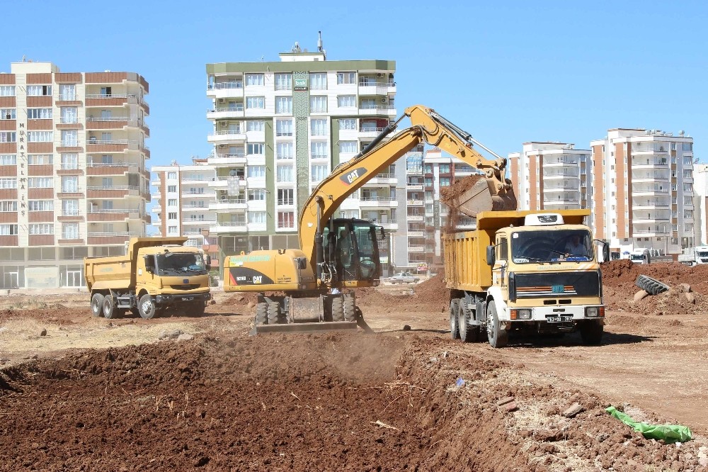 Karşıyaka mahallesine  20 yeni yol açıldı