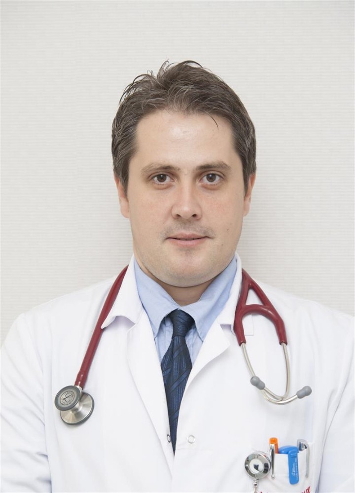 İç Hastalıkları Uzmanı Dr. Ömer: ″Güneş çarpması tedavi edilmezse ölüme neden olabilir″