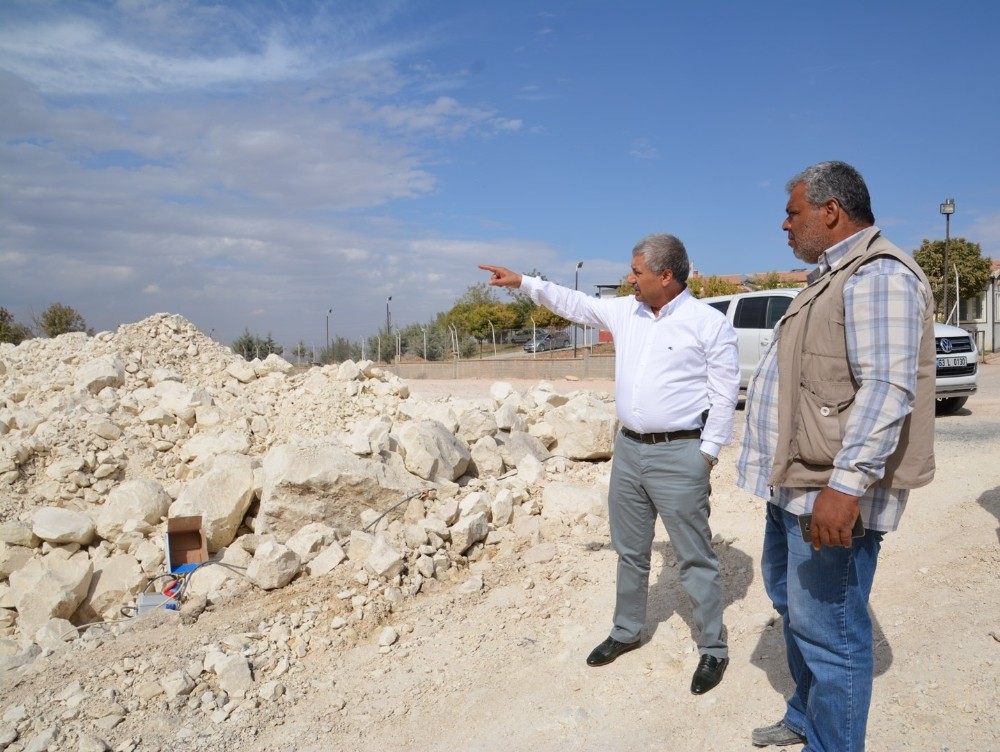 Başkan Pınarbaşı, buğday pazarı inşaatını denetledi