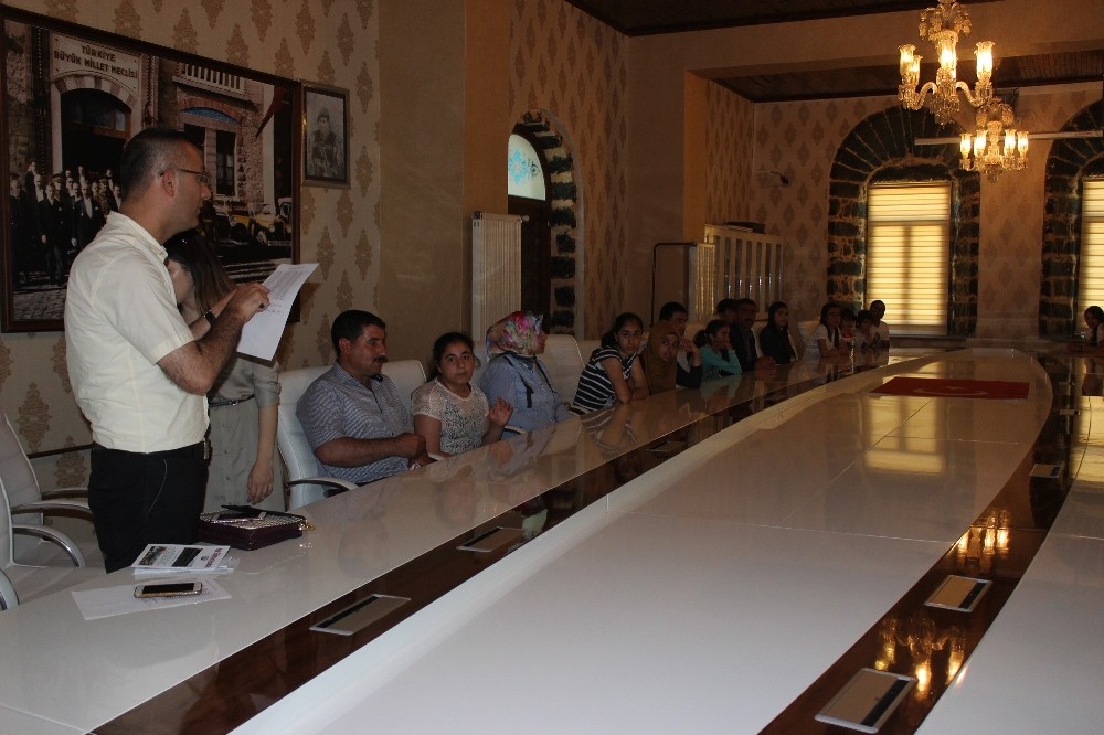 TEOG birincilerine Kaymakam’dan ödül