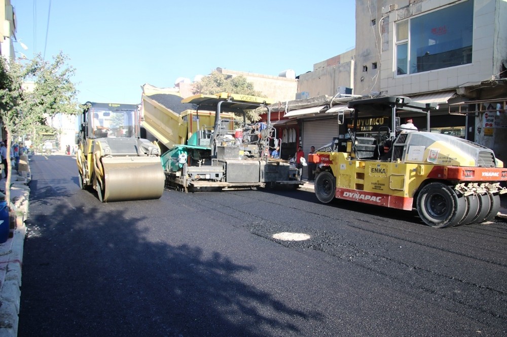 Büyükşehir Viranşehir’de çalışmalarına devam ediyor