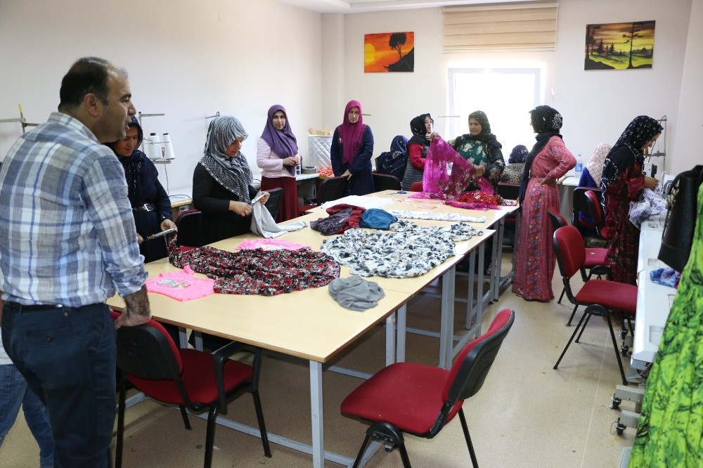 Kadın Destek ve Gençlik merkezleri becerileri geliştiriyor