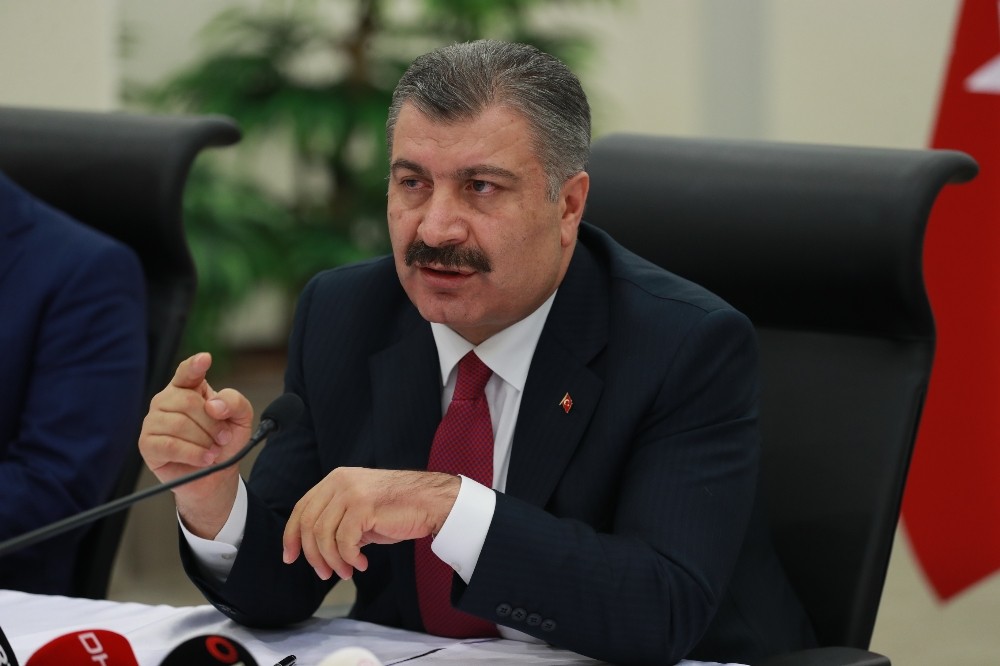 Sağlık Bakanı Koca: “Pazartesi ya da Salı günü denekler üzerinde faz 1 uygulaması başlayacak”