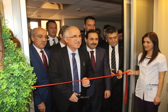 Örnek plastik cerrahi servisi yapılan törenle açıldı