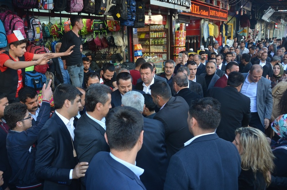 Bakan Faruk Çelik, Rışvan Aşiretinin mitingine katıldı