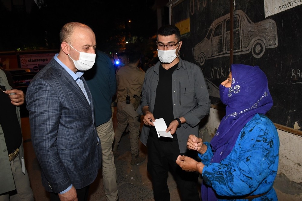 Vali Erin korona virüs denetimlerine katıldı