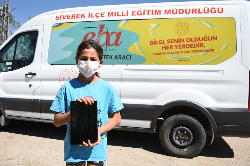 Şanlıurfa Valisi öğrencinin tablet isteğini geri çevirmedi