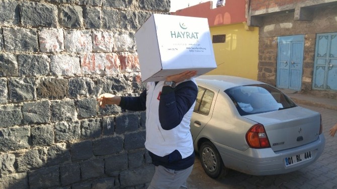 Siverek’te ihtiyaç sahibi ailelere yardım