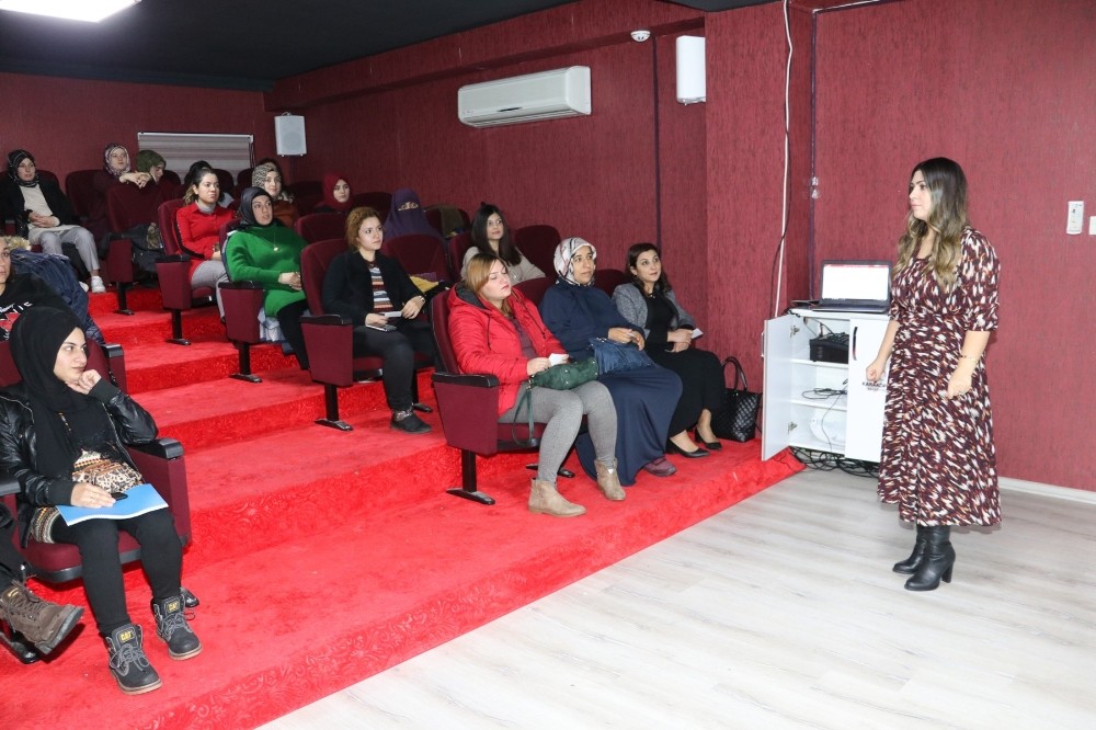 Karaköprü’de kadınlara gebelik ve doğum eğitimi verildi