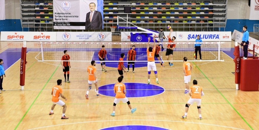 Büyükşehir, voleybolda namağlup şampiyon