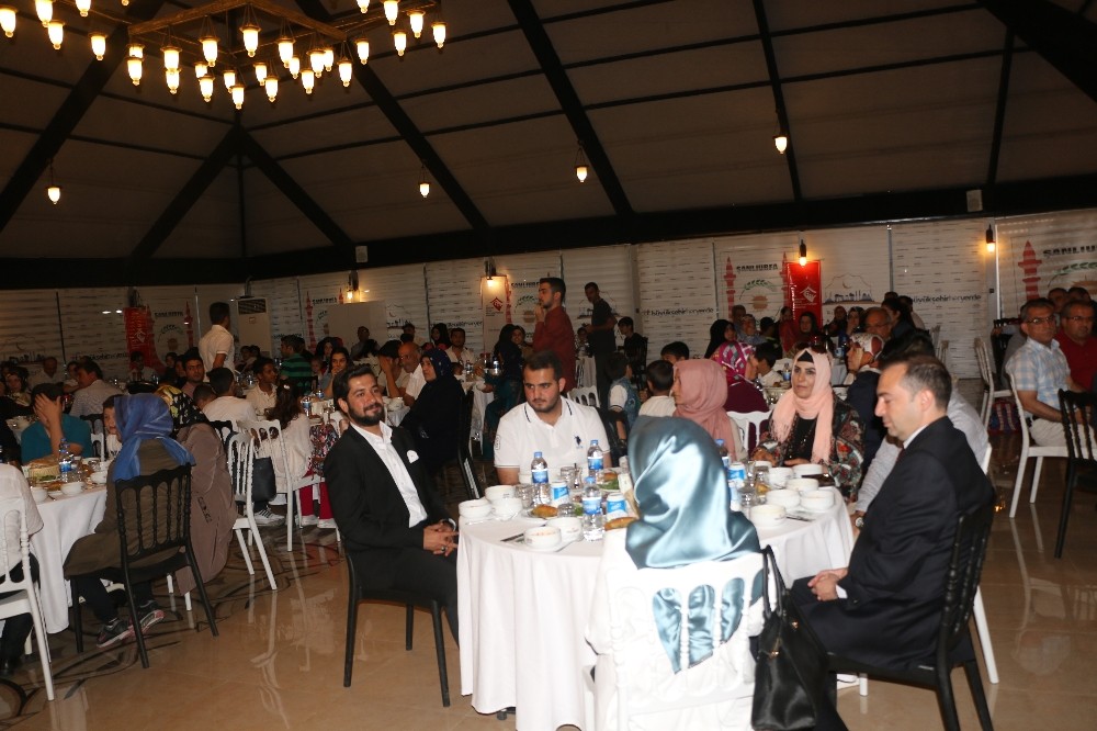 Koruyucu aileler iftarda buluştu