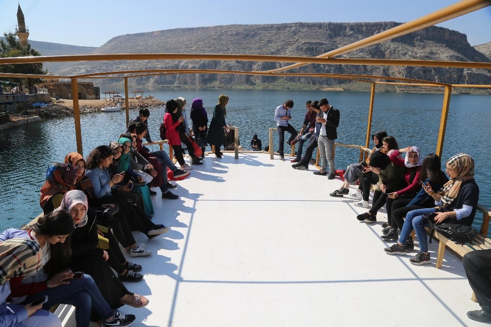 Sınav öncesi öğrencilere moral gezisi düzenlendi