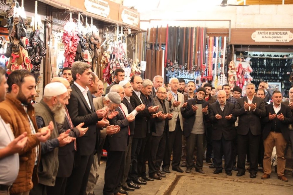 Nihat Çiftçi, tarihi çarşılardaki esnafı ziyaret etti