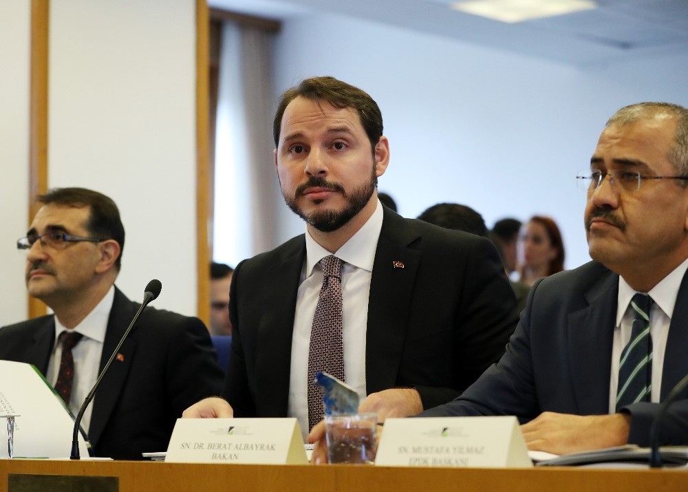 Bakan Albayrak: “Petrol ve doğalgaz aramacılığında aktif bir strateji izleyeceğiz″