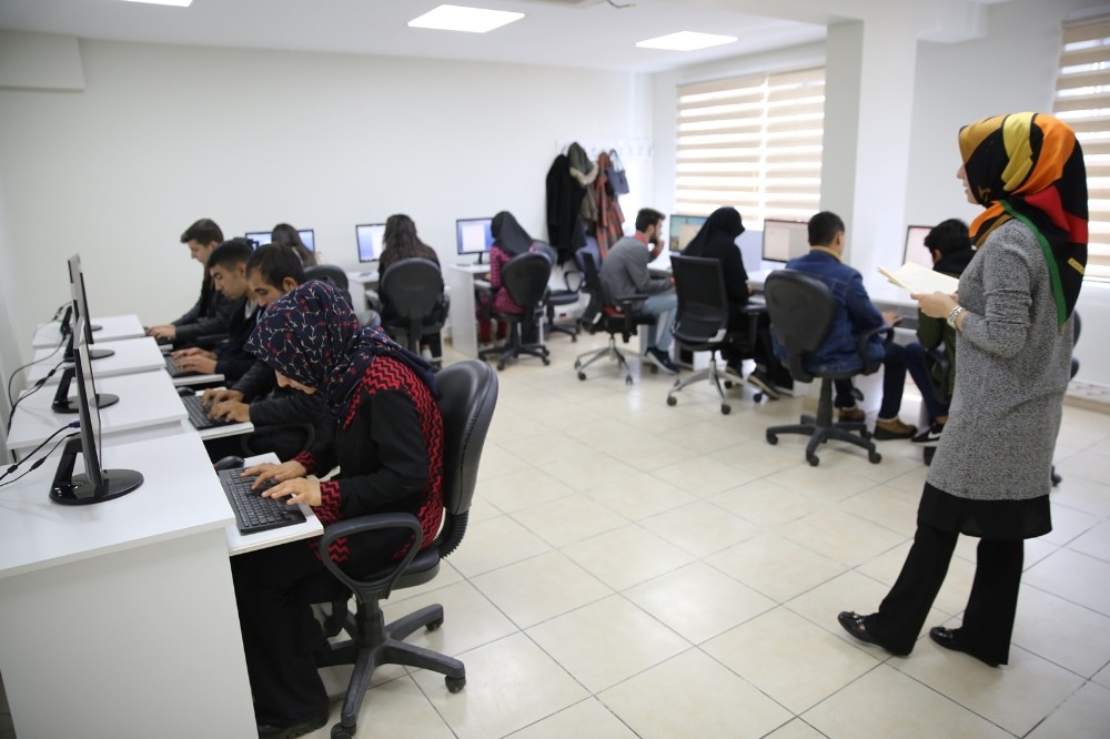 Bilgisayar kursuna yoğun ilgi