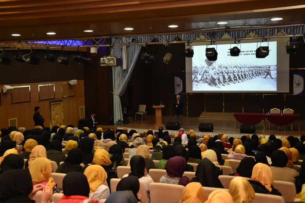 Vali Tuna “Topluma faydalı olmak için gayret göstereceğiz”