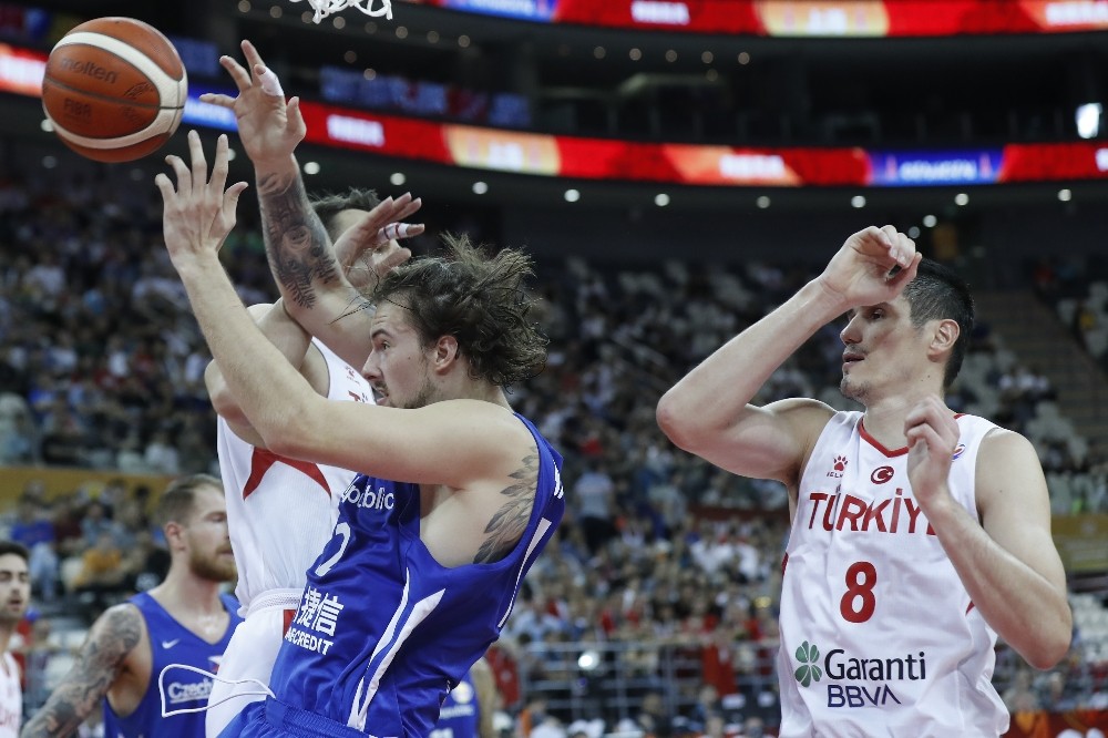 12 Dev Adam, Dünya Kupası’nda Çekya’ya 91-76’lık skorla mağlup oldu.