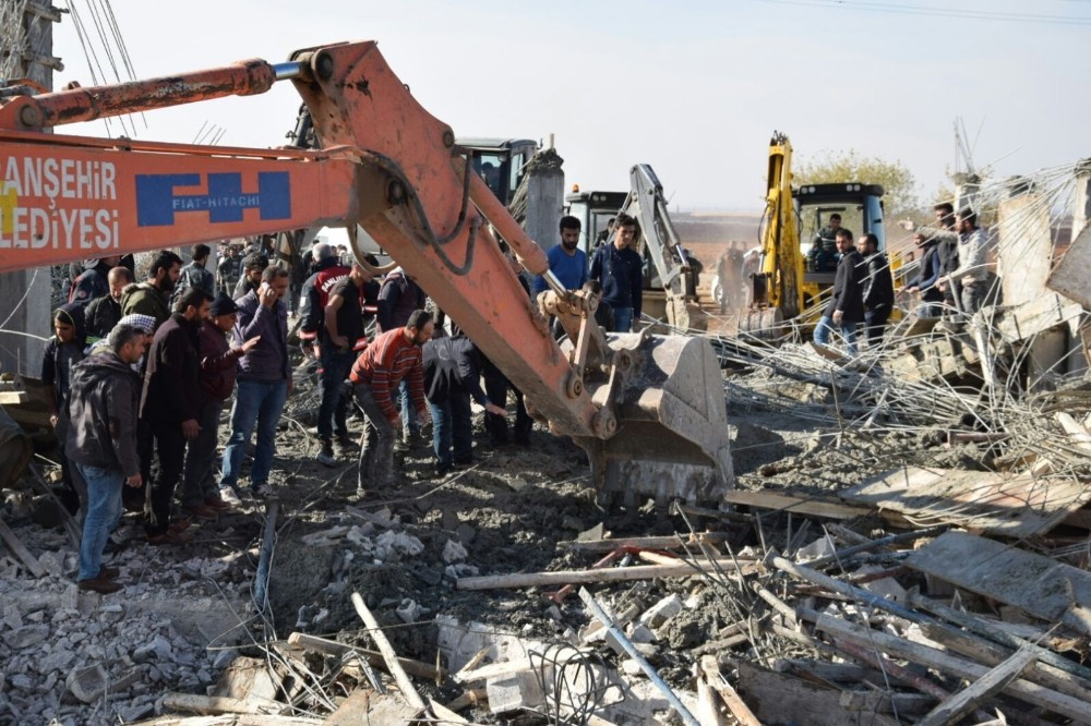 Viranşehir’de inşaat çöktü: 6 yaralı