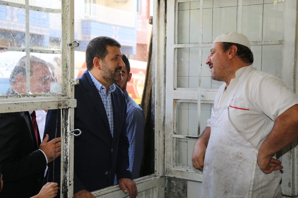 Esnafla bir araya gelip taleplerini dinledi