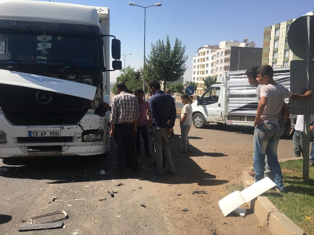 Siverek’te maddi hasarlı kaza