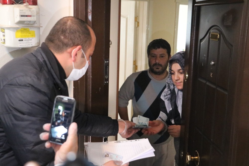 Yardım paraları evlerde ödeniyor