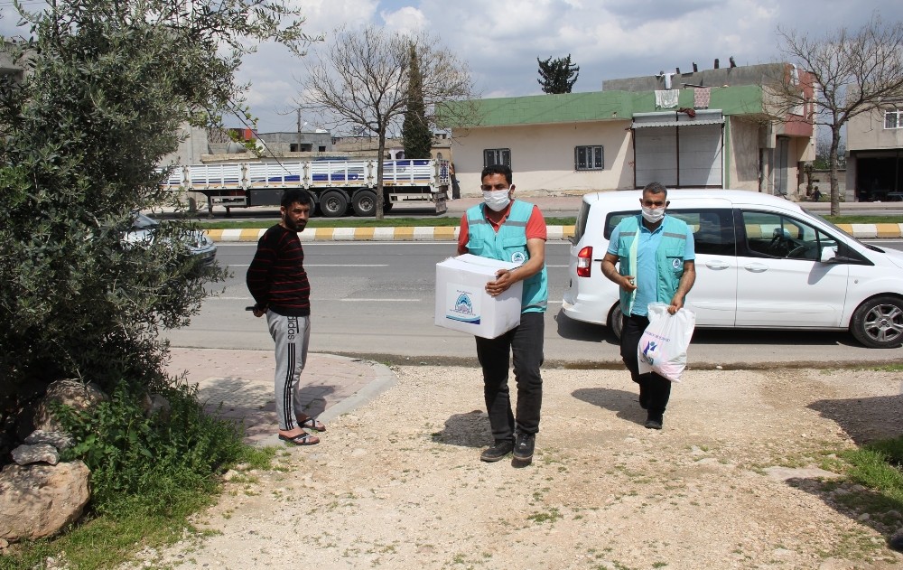 Eyyübiye’de gıda ve hijyen paketi dağıtımı
