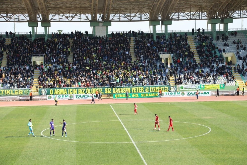 Bakanlar, Şanlıurfaspor - Pendikspor maçını izledi