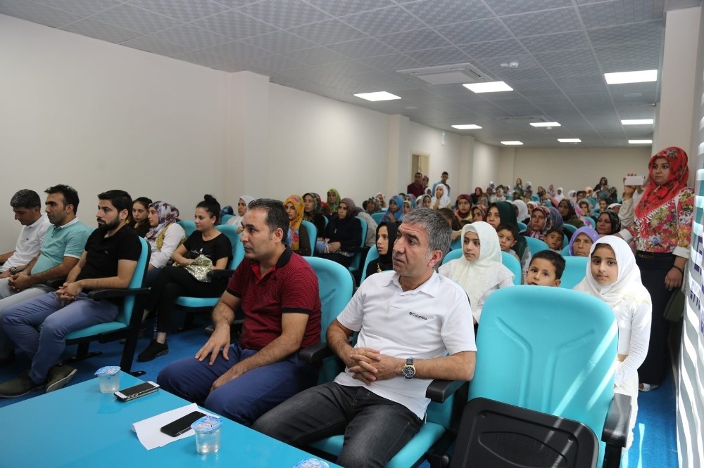 Belediyenin gençlik merkezi ilk mezunlarını verdi