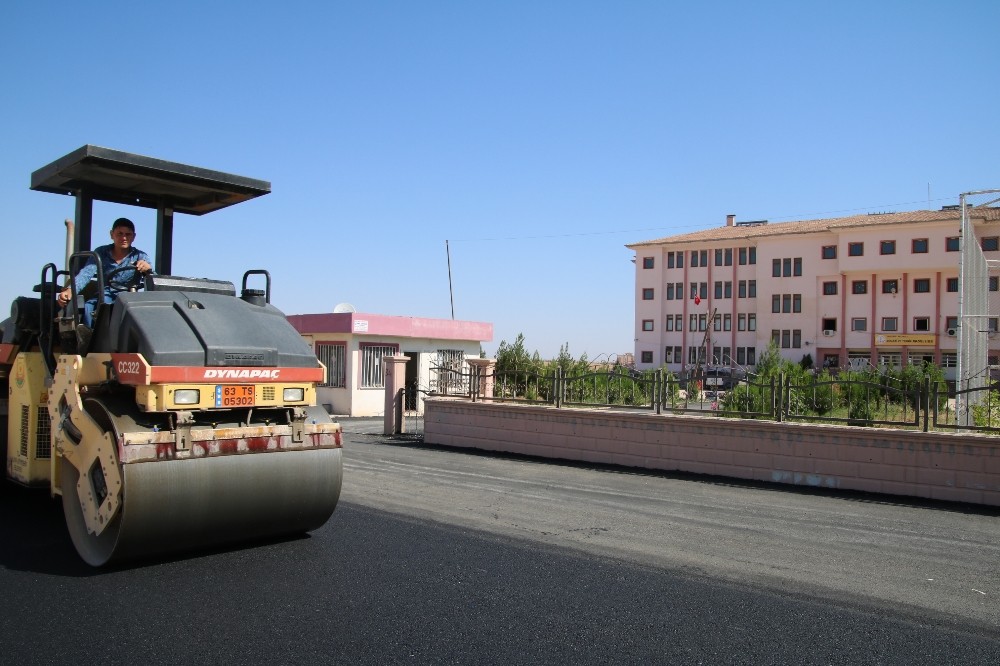 Büyükşehirden Akçakale’de sıcak asfalt hizmeti