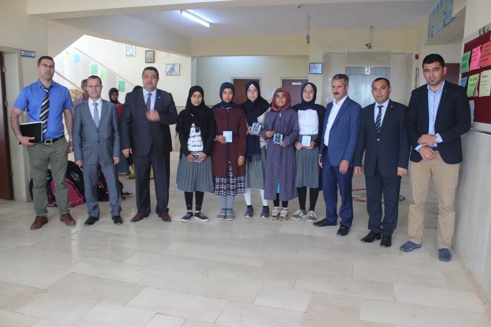 TEOG’ta başarılı olan öğrenciler ödüllendirildi