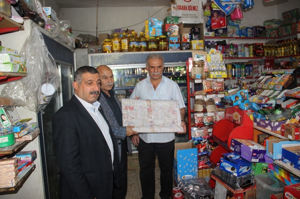 Elif’i havada yakalayarak kurtaran esnaf ödüllendirildi