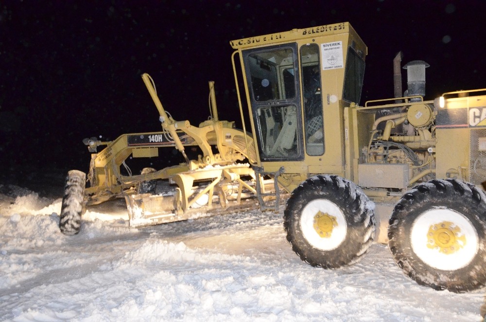 Karacadağ’da mahsur kalan 700 kişi kurtarıldı