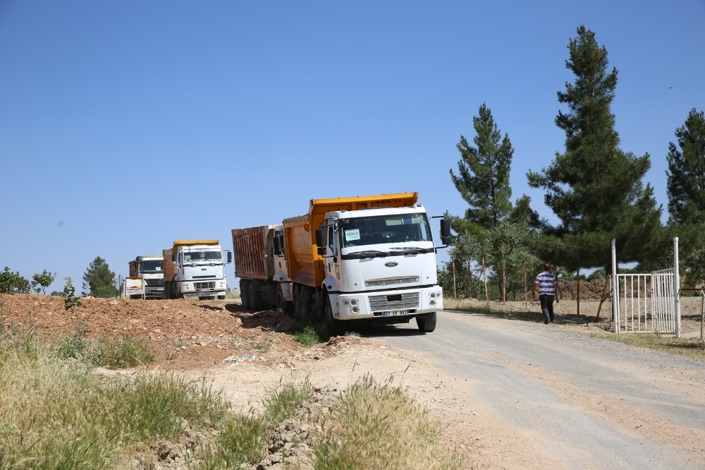 Horzum Mahallesi toz ve çamurdan arındırılıyor