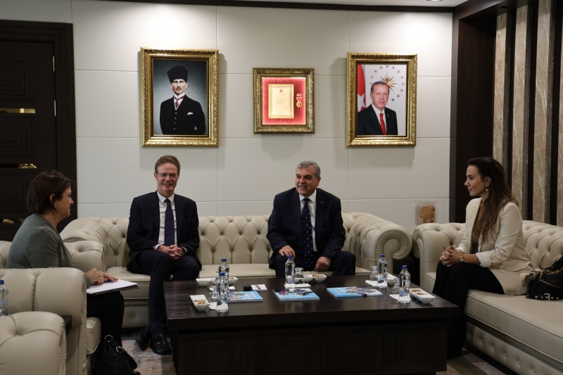 AB TÜRKİYE DELEGASYONU BAŞKANI LANDRUT’TAN BAŞKAN BEYAZGÜL’E ZİYARET