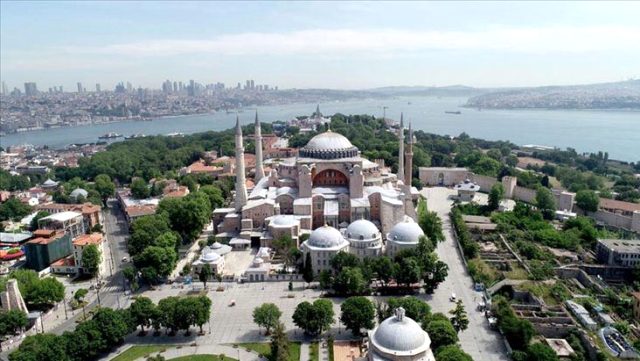 ABD’ye tokat gibi Ayasofya cevabı
