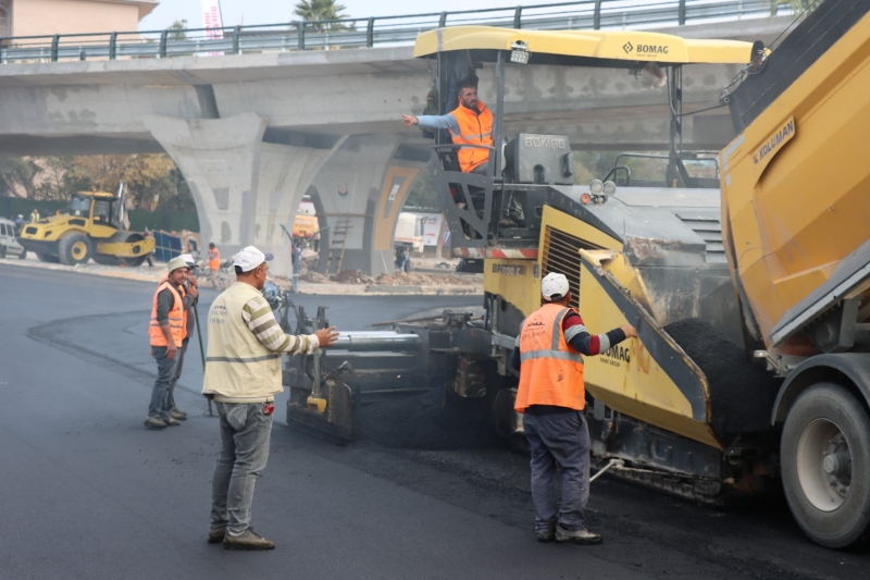 ABİDE KAVŞAĞI YAN YOLLARDA ASFALT ÇALIŞMASI