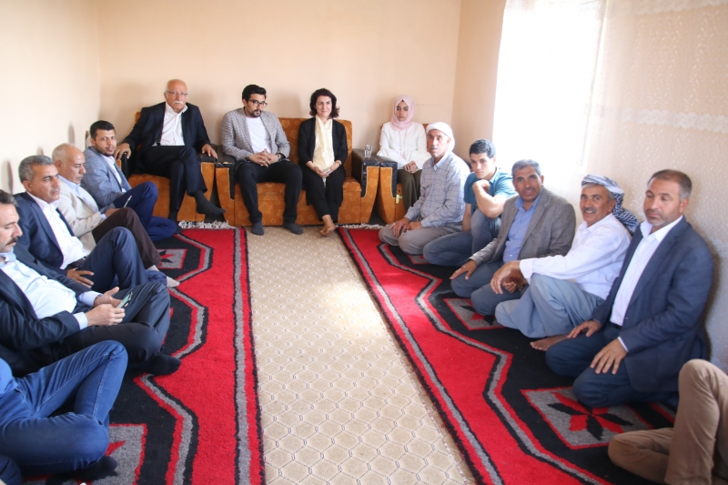 Açanal Yerelde Ve Kırsalda Mahallelere Çıkarma Yapıyor