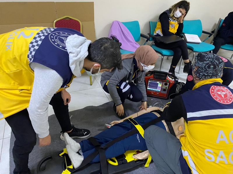 Acil Sağlık Çalışanlarına Yaşam Desteği Eğitimi.