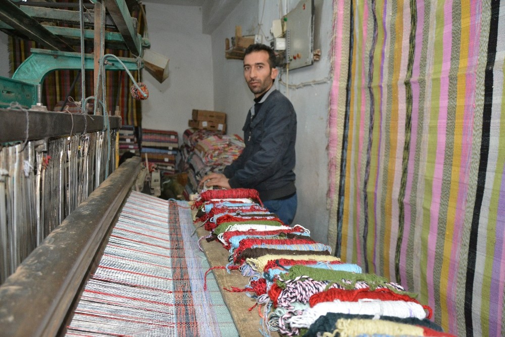 Dokuma kilimlere ilgi azaldı