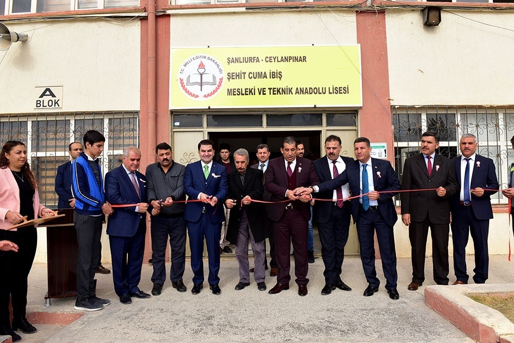 Başkan Atilla’dan okullara bayrak ve fidan