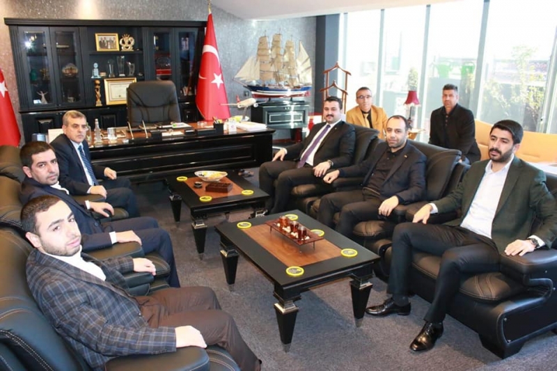 AK adaylar Beyazgül ve Canpolat’tan Toru ve AVM esnafına ziyaret