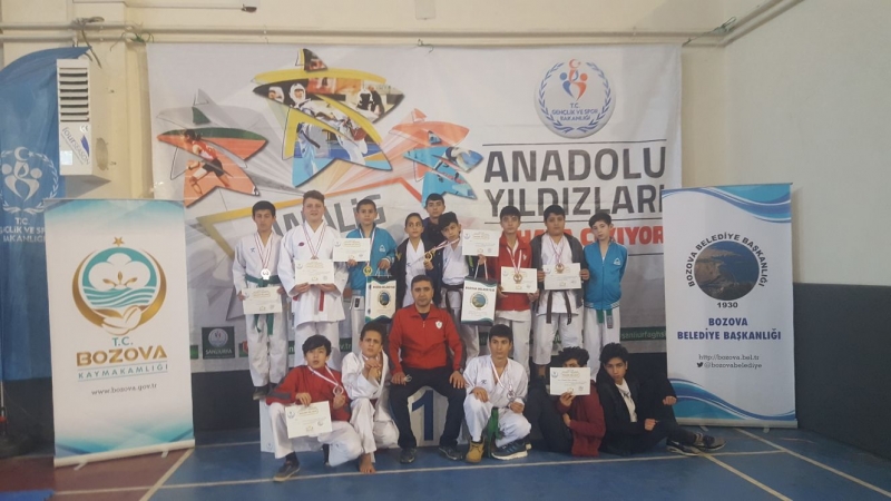 Ak Ev’ler Spor Salonları Öğrencileri Başarılarıyla Göz Kamaştırıyor