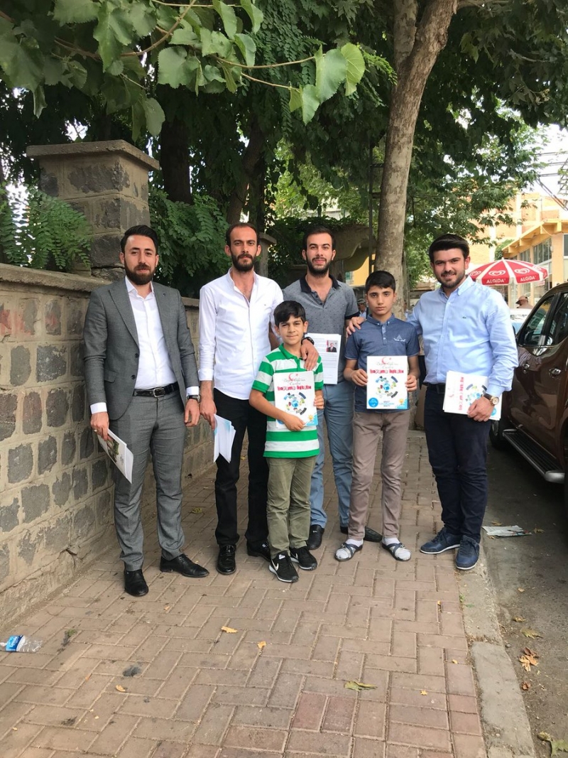 Ak Gençler son ana kadar koşturuyor