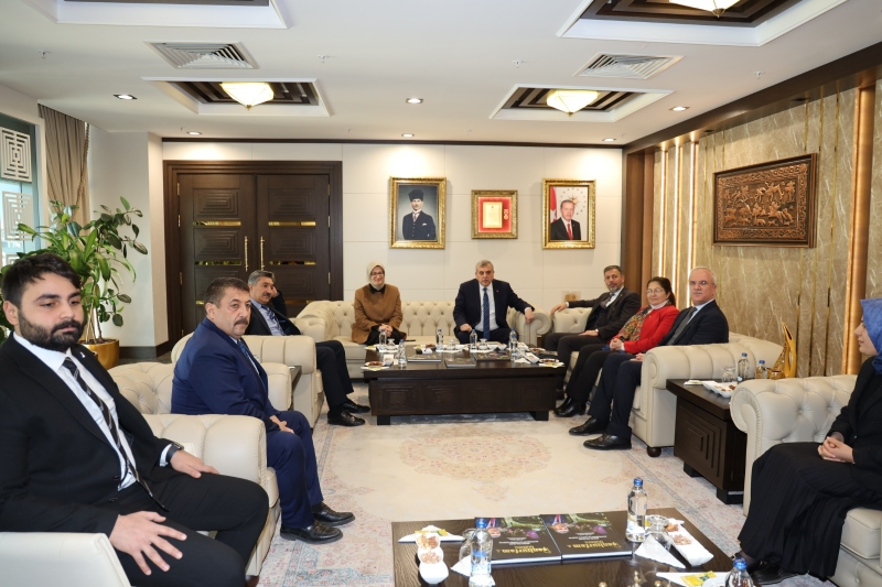 AK PARTİ GENEL BAŞKAN YARDIMCISI BELGİN UYGUR’DAN BAŞKAN BEYAZGÜL’E ZİYARET